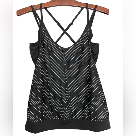 Athleta Women's Activewear Chevron Tankini Sport Tank Top Built-In Bra Sz 34D/DD - Picture 1 of 7